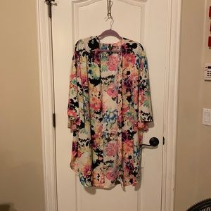 Glitzy Girlz Boutique kimono size XXXL